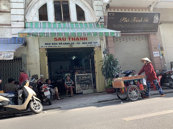 Antique Street 1