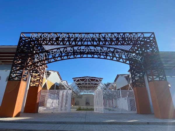Mercado de Barro Negro "Plaza Artesanal" SBC