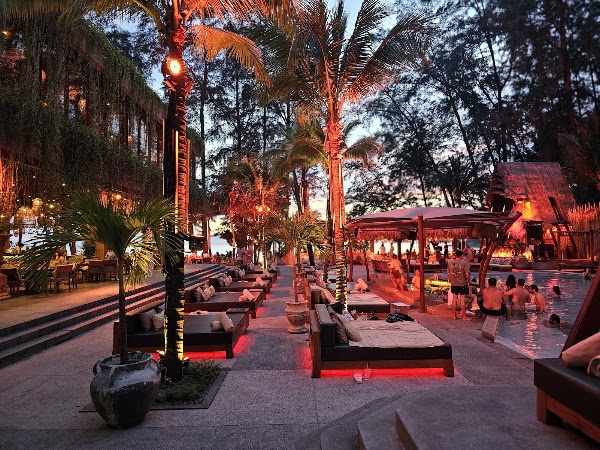 Café del Mar Phuket Beach Club 4