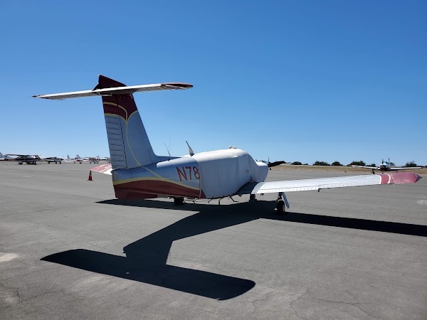 Catalina Airport - KAVX 4