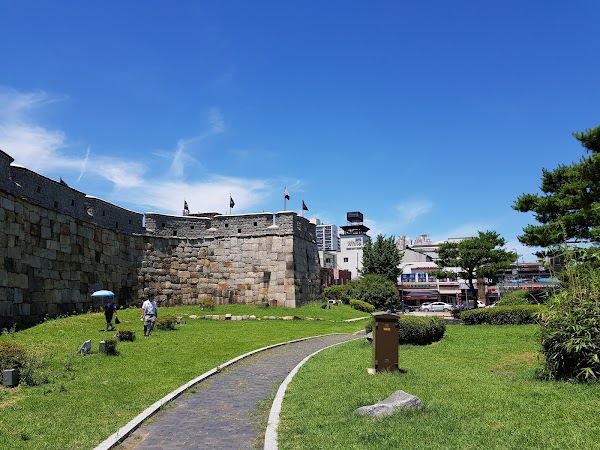 Janganmun Gate 2