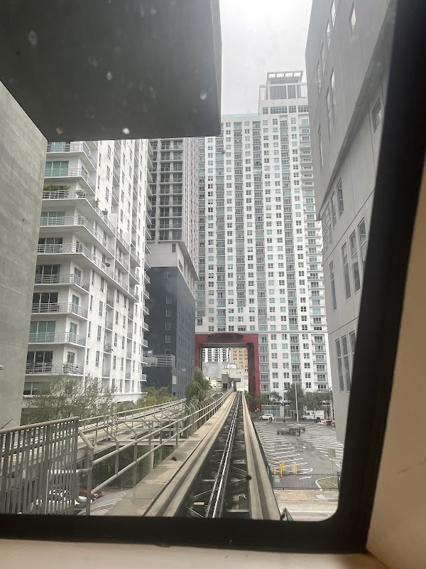 Metromover 5th st. Station