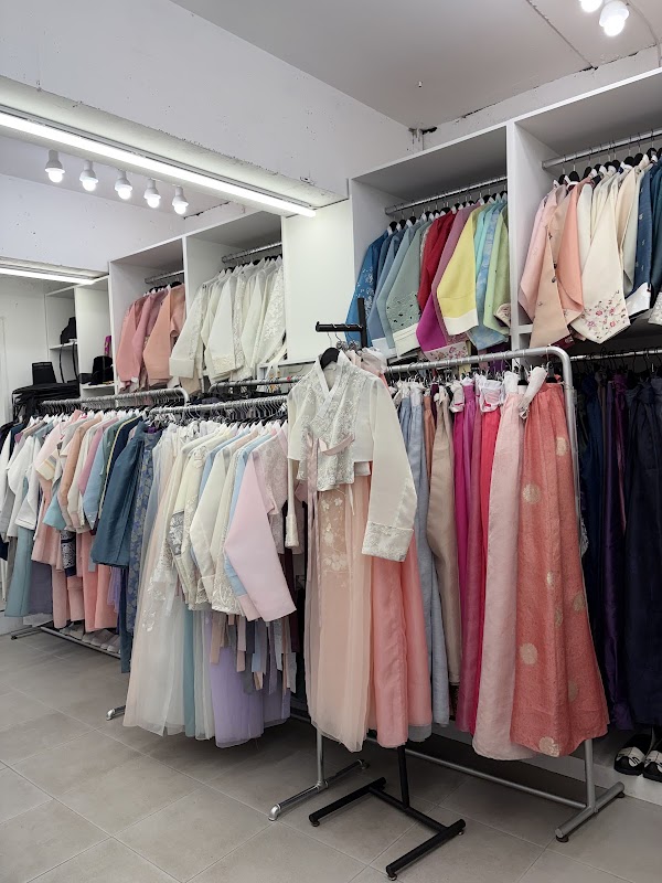 Haeon Hanbok 4