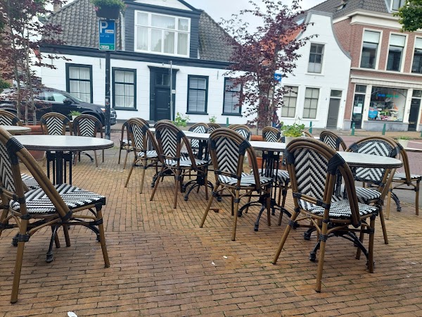 Bistro Le Petit Chef 1