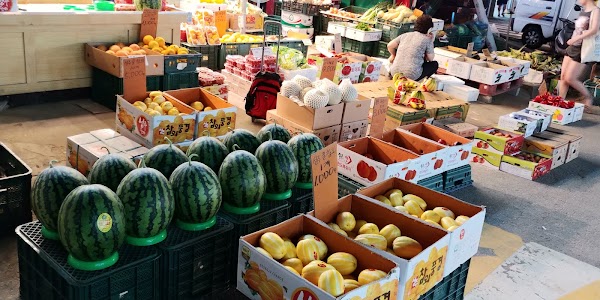 Huam Traditional Market 4