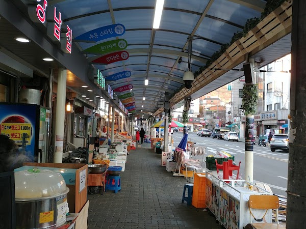 Huam Traditional Market 3