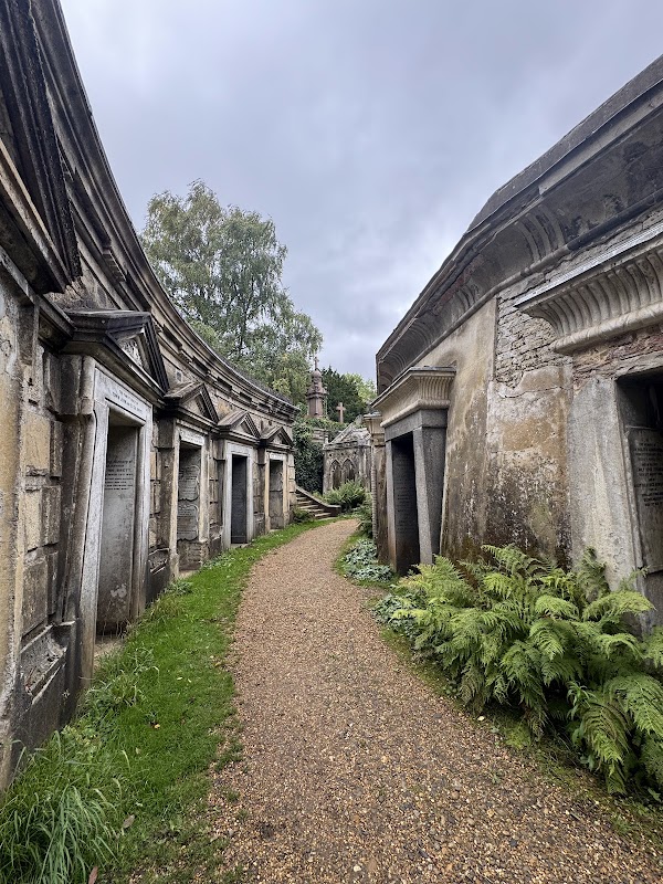 Highgate Cemetery 4