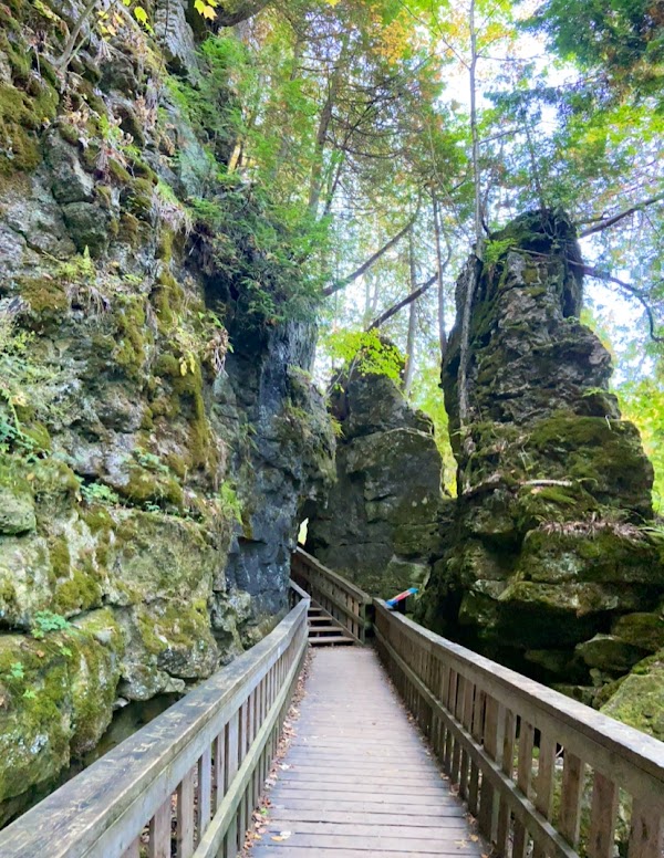 Mono Cliffs Provincial Park (Reservation Required)