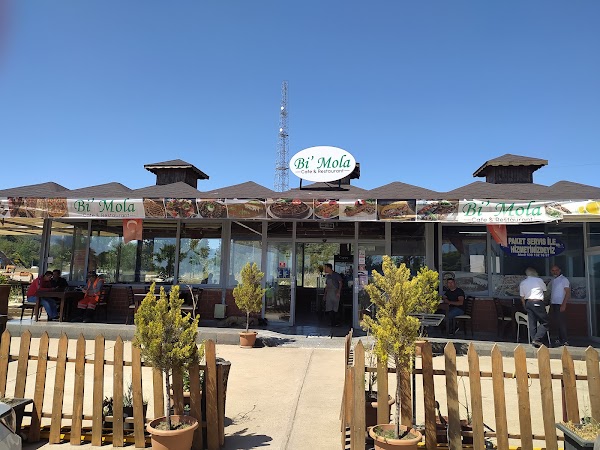Bi' Mola Cafe & Restaurant