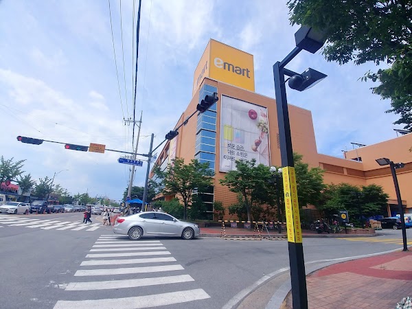 Emart Sokcho 1