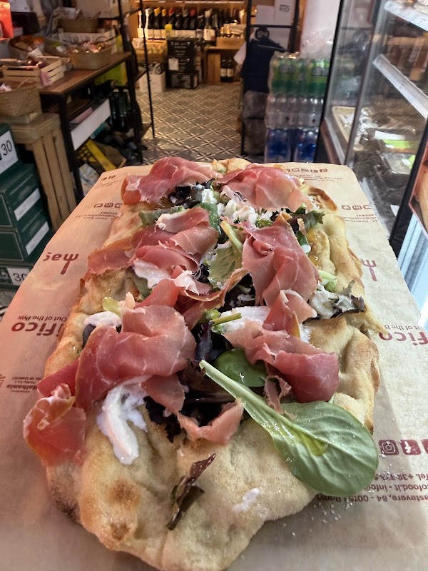 Magnifico Food Store 3