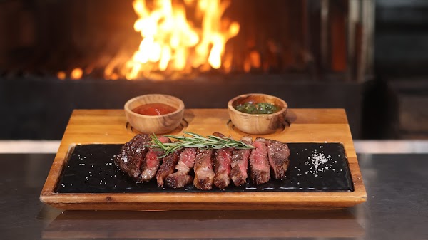 Henry’s Steakhouse 5