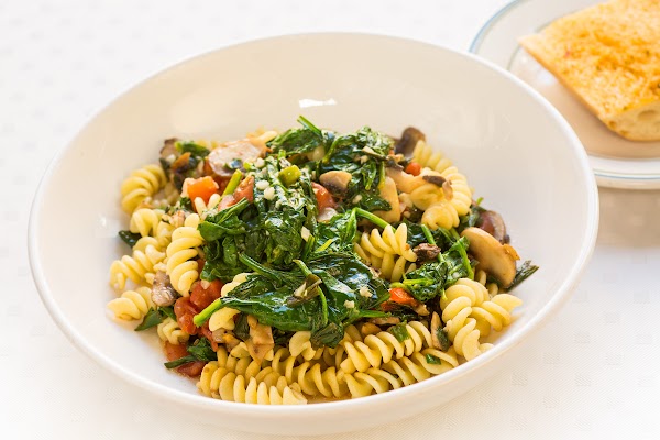 California Pasta Sandwich & Salads 5