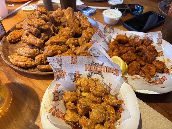 Hooters 5