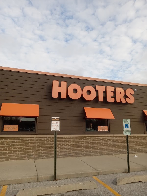Hooters 2