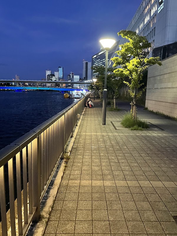 Hachikenyahama Pier 2