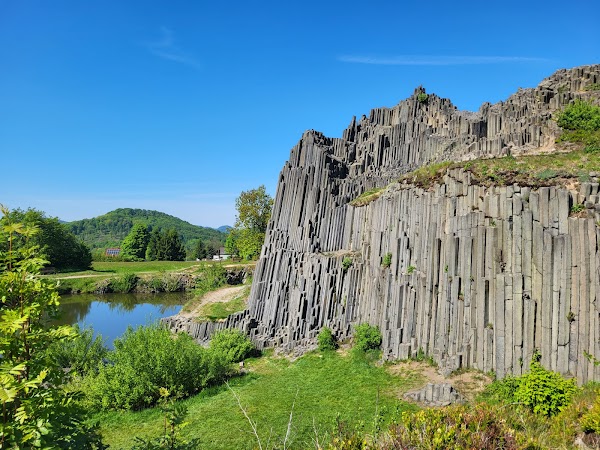 Mansion Rock (basalt columns)