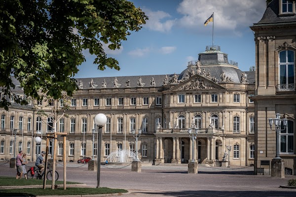 Schloßplatz 4