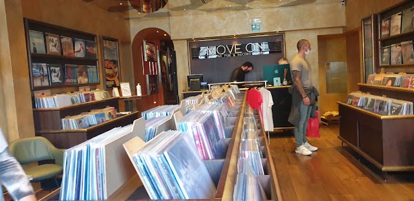 Move On - Italian Pub & Record Store 2