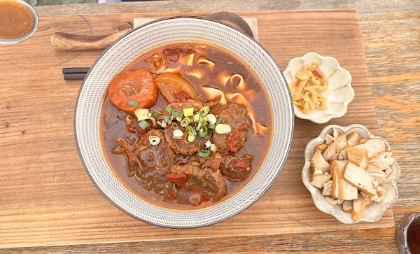 Menqian Yin Wei Beef Noodle Restaurant 4