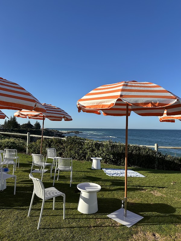BENNIES BY THE BEACH