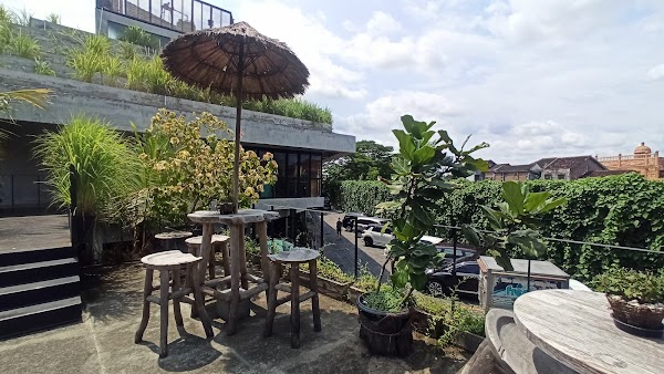 Nest Coffee & Donuts