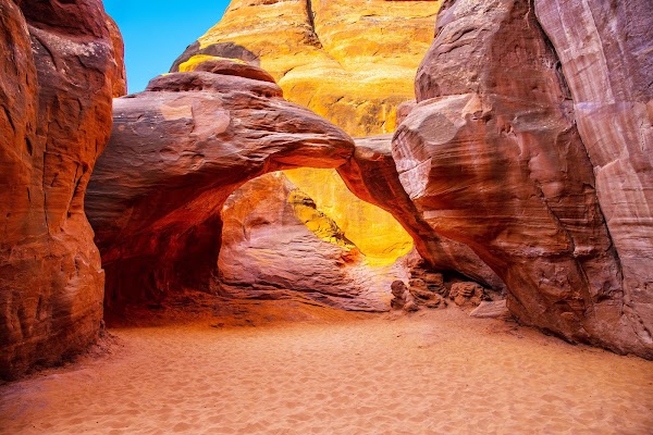 Sand Dune Arch