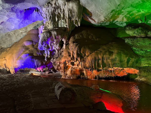 Tham Pha Nang Khoi, Phrae: Cave of Colored Lights 1
