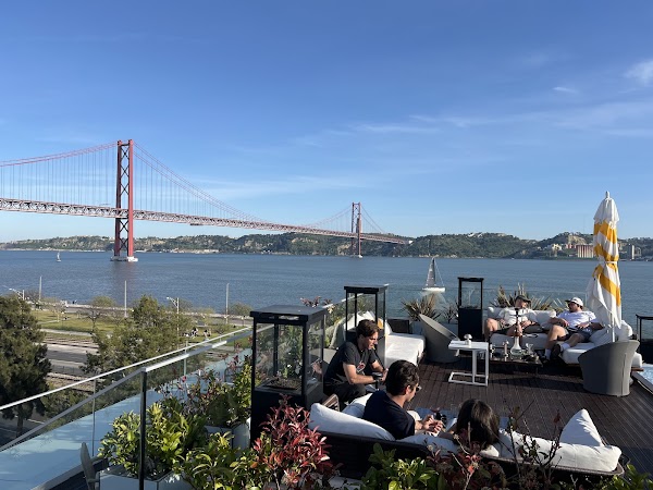 ICON Bar & Rooftop 3
