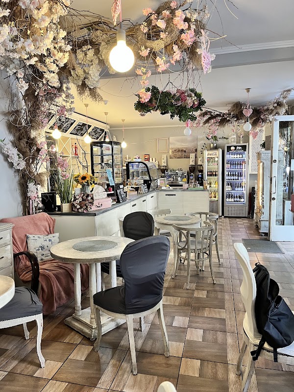 La Lune Café 5