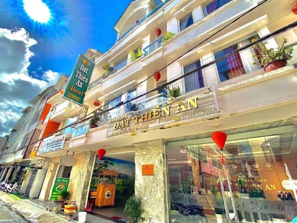 Bánh Ướt Lòng Gà Thu Phương
