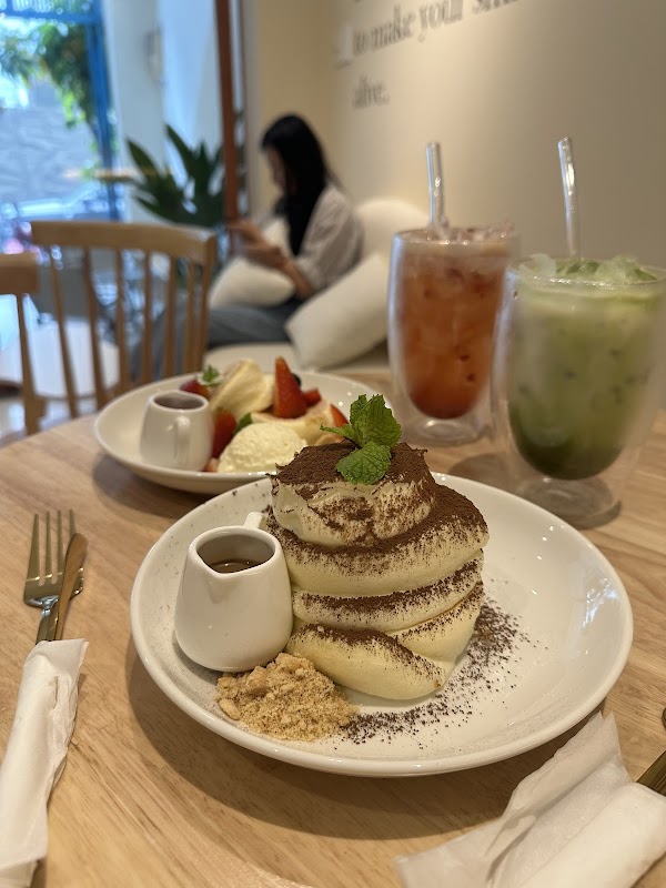 NuAge Cafe - Fluffy Pancakes & Coffee 5