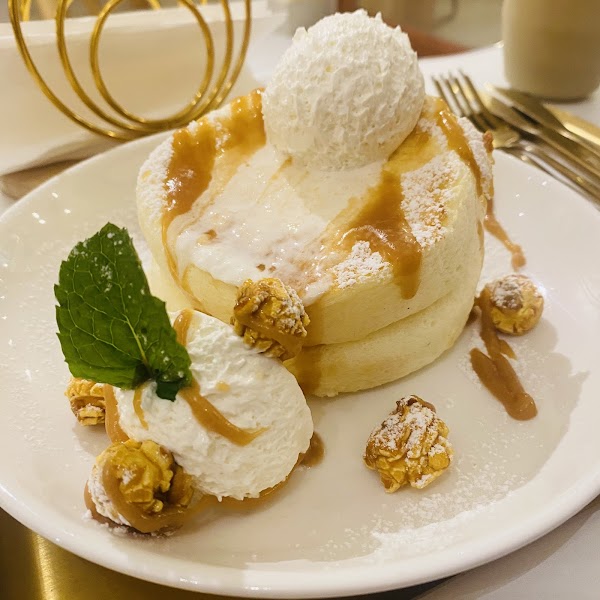 NuAge Cafe - Fluffy Pancakes & Coffee 2