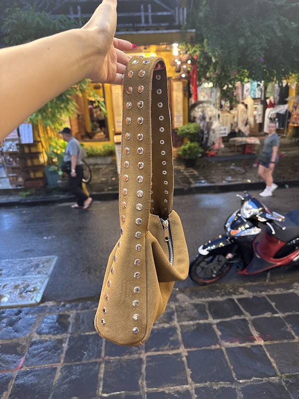 Hoan Bespoke Leather store 3