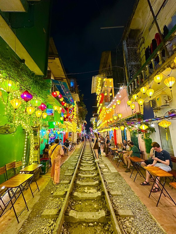 The Train 1881 Café & Bistro - Railway street Hanoi 3