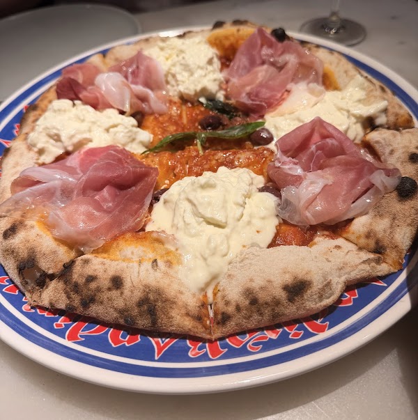 Adirak Pizza 4