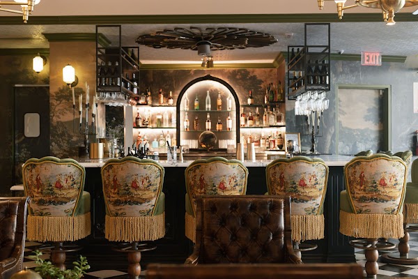 Très LA Bistro & Cafe