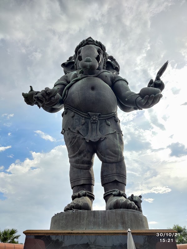 The Khlong Khuean Ganesh International Park 5