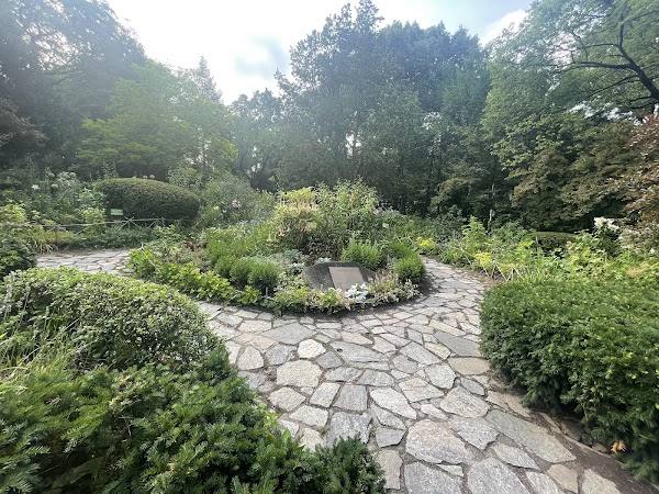 Shakespeare Garden 4