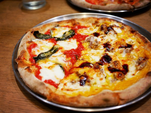 CRAZY PIZZA TORANOMON 4