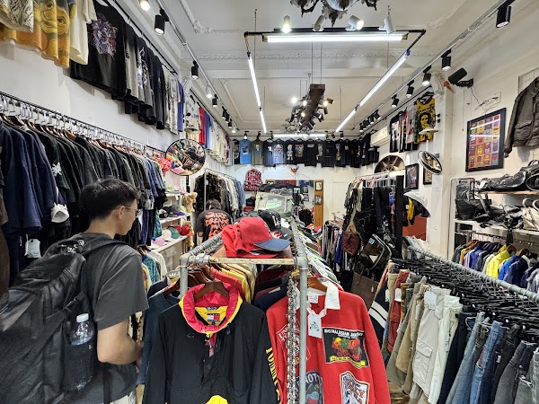 Nhà Hy Store – Vintage Clothing Da Nang 5
