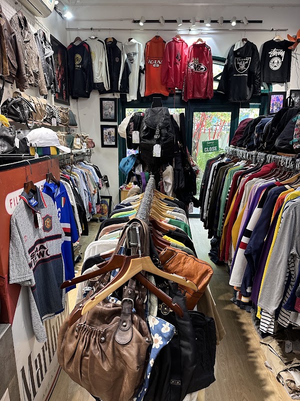 Nhà Hy Store – Vintage Clothing Da Nang 2