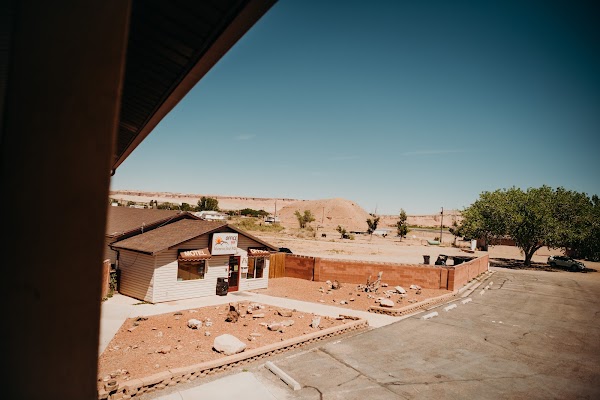 Whispering Sands Motel
