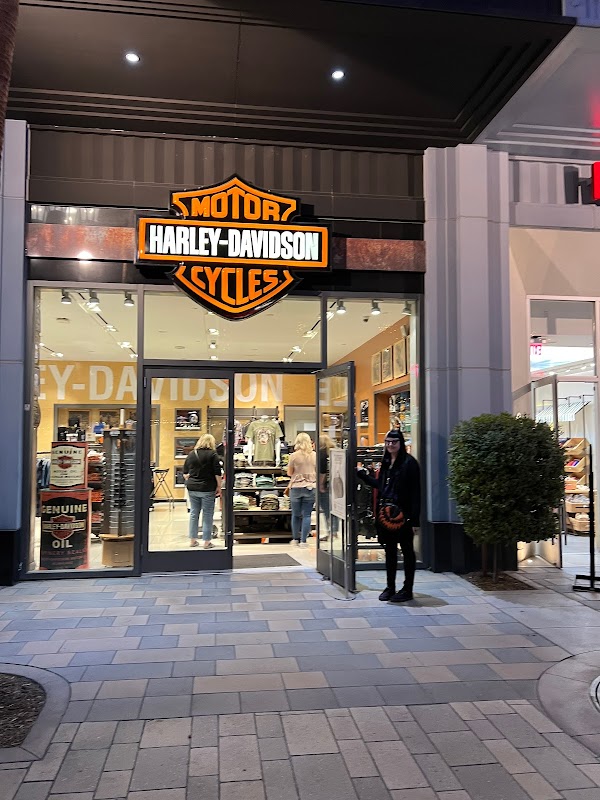 The LINQ Promenade 1