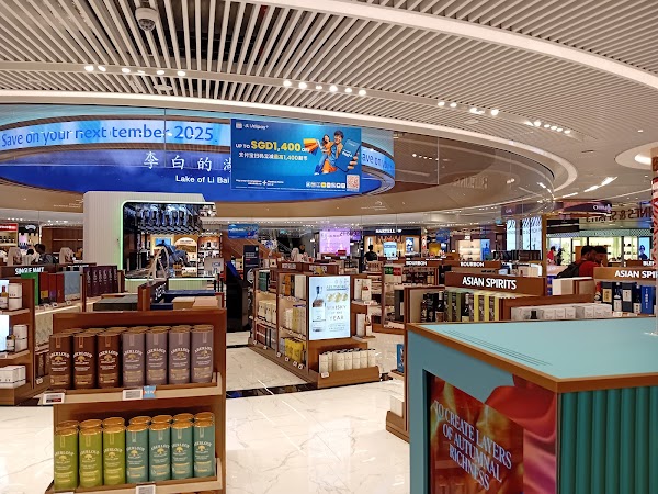 LOTTE DUTY FREE Changi Airport Store (T2 Departure) 2