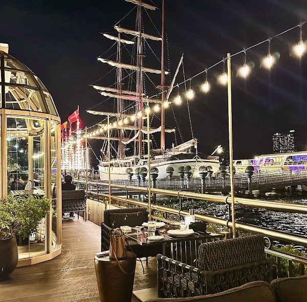 The Crystal Grill House 3