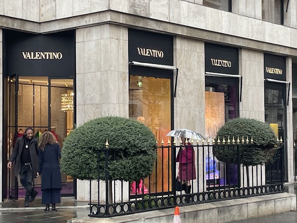 Valentino Paris Avenue Montaigne 2