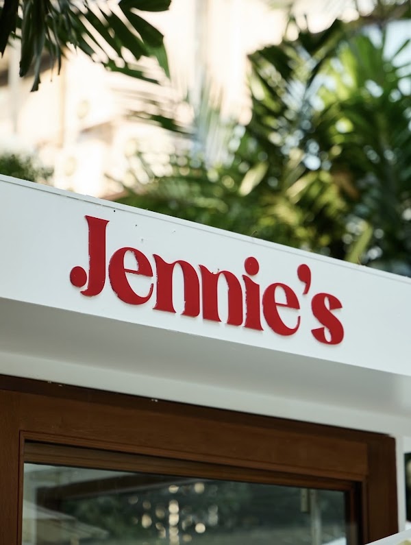Jennie’s Cold Pressed Juice & Ice Cream 1
