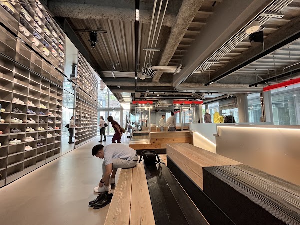 On Store Tokyo Cat Street 3