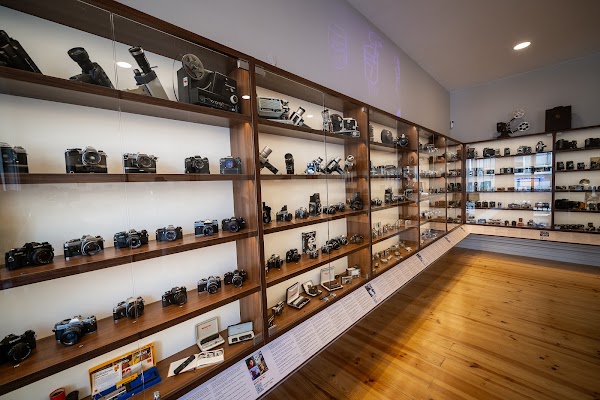 Vintage Cameras Porto - Museum and Shop 5